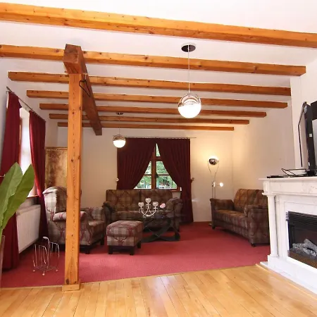 Monika In Im Bernstein *