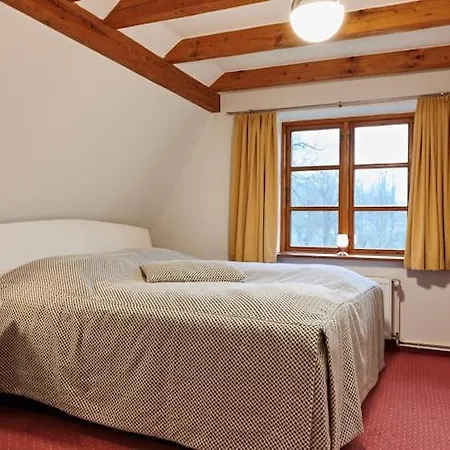 Monika In Im Bernstein Nyaraló