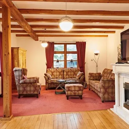 Monika In Im Bernstein Nyaraló